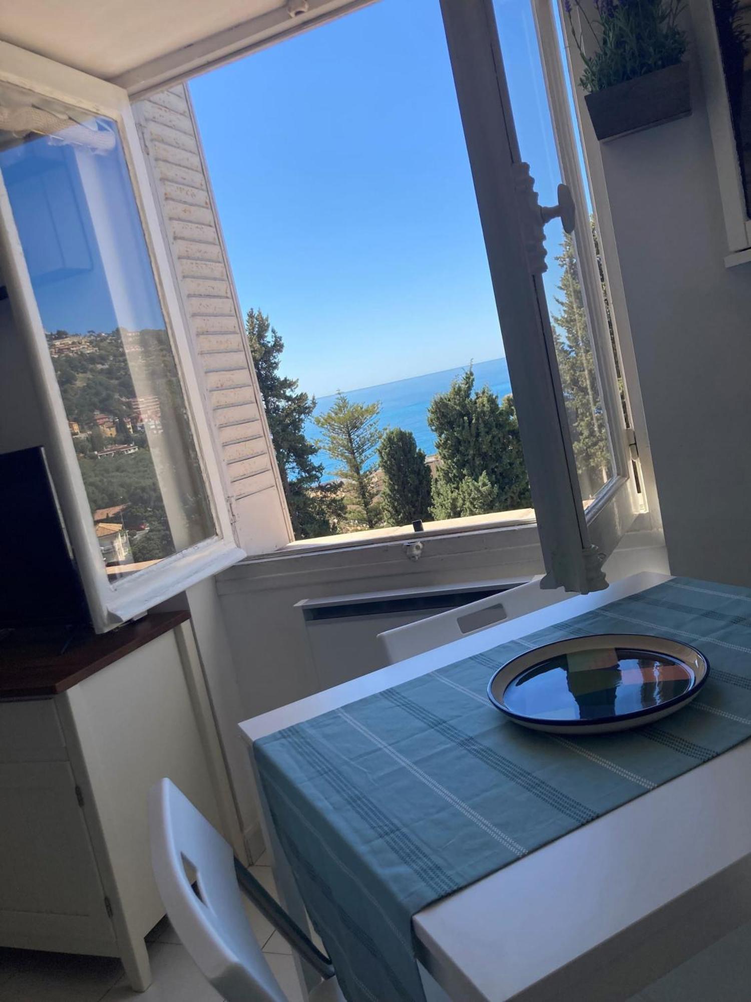 'La Villa Hygie' Cozy Appartement, Vue Mer ม็องตง ภายนอก รูปภาพ